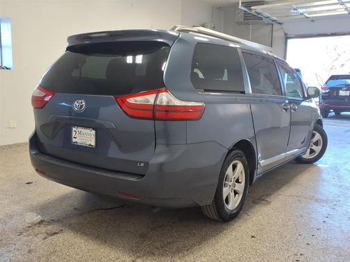 2017 Toyota Sienna LE