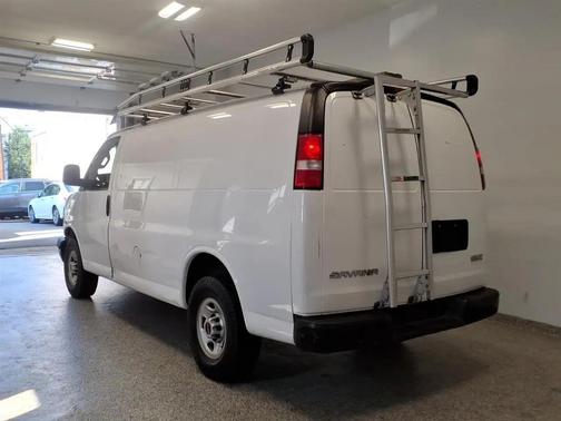 WHI 2017 GMC Savana 2500 Work Van