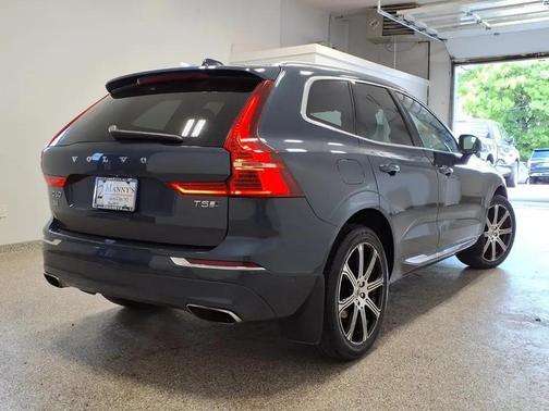 BLU 2019 Volvo XC60 T5 Inscription