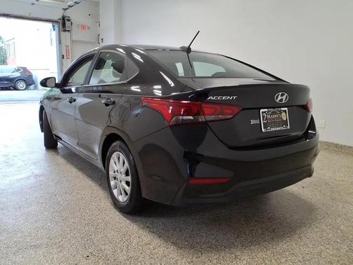 Absolute Black 2022 Hyundai Accent SEL