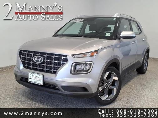 Shimmering Silver 2023 Hyundai VENUE SEL