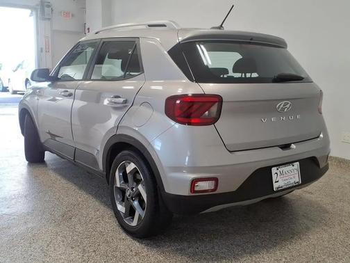 Shimmering Silver 2023 Hyundai VENUE SEL