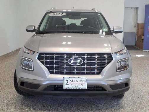 Shimmering Silver 2023 Hyundai VENUE SEL