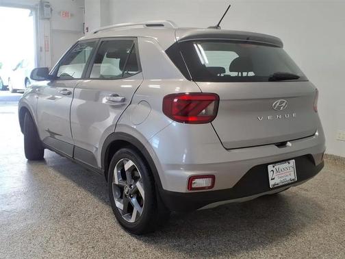 Shimmering Silver 2023 Hyundai VENUE SEL