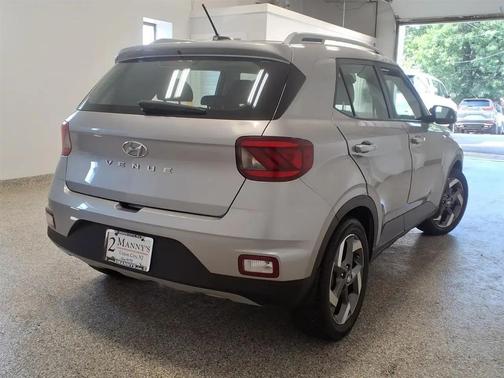 Shimmering Silver 2023 Hyundai VENUE SEL