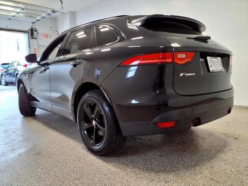 2018 Jaguar F-PACE 25t Premium