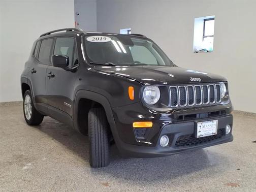 Black Clearcoat 2019 Jeep Renegade Latitude