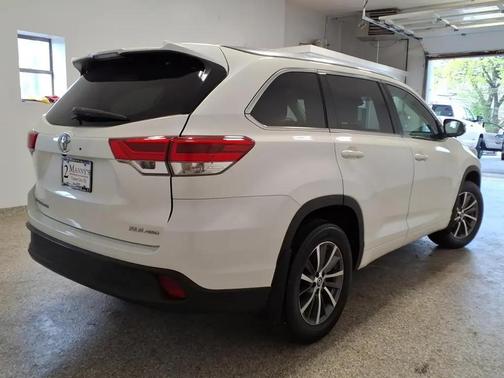 BLIZZARD PEARL 2018 Toyota Highlander XLE