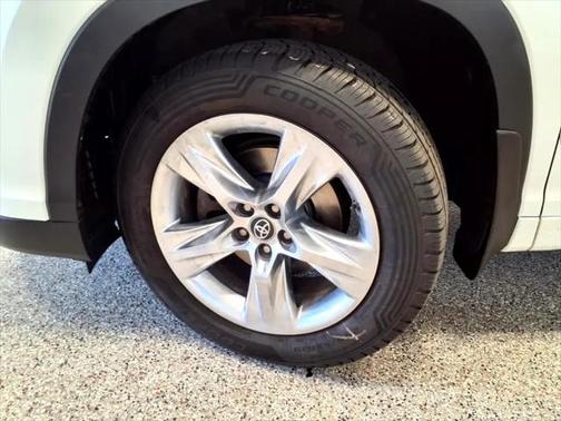 2016 Toyota Highlander Limited Platinum