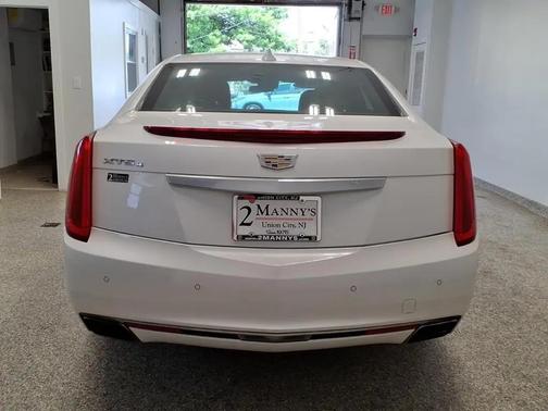 WHI 2016 Cadillac XTS Luxury