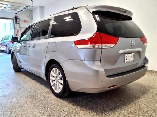 2012 Toyota Sienna XLE