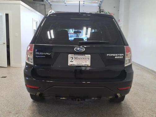 GRY 2011 Subaru Forester 2.5 X