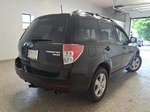 GRY 2011 Subaru Forester 2.5 X