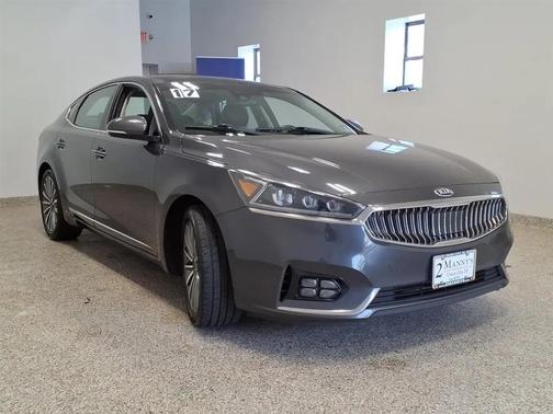 Platinum Graphite 2017 Kia Cadenza Technology