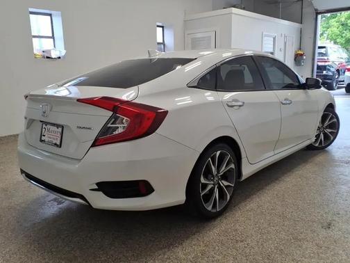 PLATINUM WHITE PEARL 2019 Honda Civic Touring
