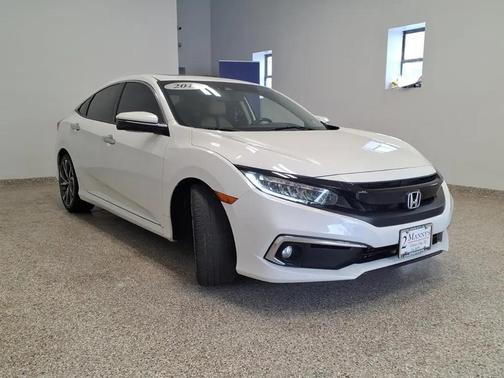 PLATINUM WHITE PEARL 2019 Honda Civic Touring