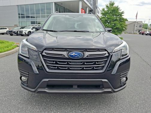 Crystal Black Silica - CBS 2023 Subaru Forester Limited