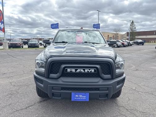 Diamond Black Crystal Pearlcoat 2023 RAM 1500 Classic SLT