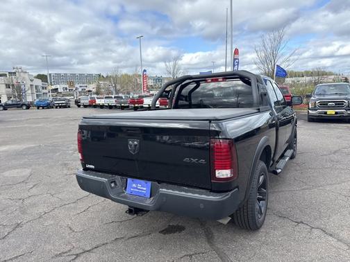 Diamond Black Crystal Pearlcoat 2023 RAM 1500 Classic SLT