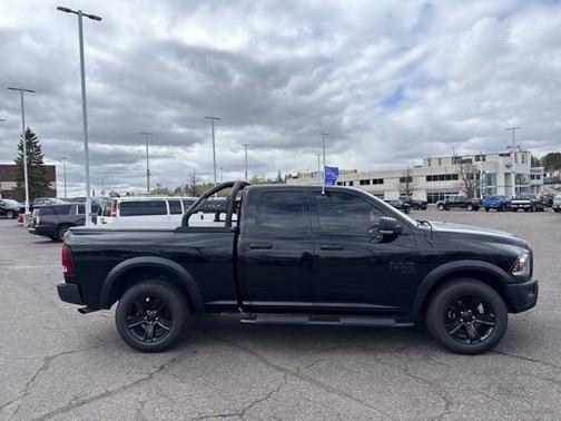 Diamond Black Crystal Pearlcoat 2023 RAM 1500 Classic SLT