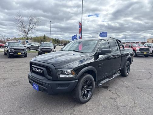 Diamond Black Crystal Pearlcoat 2023 RAM 1500 Classic SLT