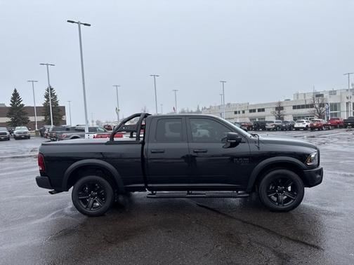 Diamond Black Crystal Pearlcoat 2023 RAM 1500 Classic SLT