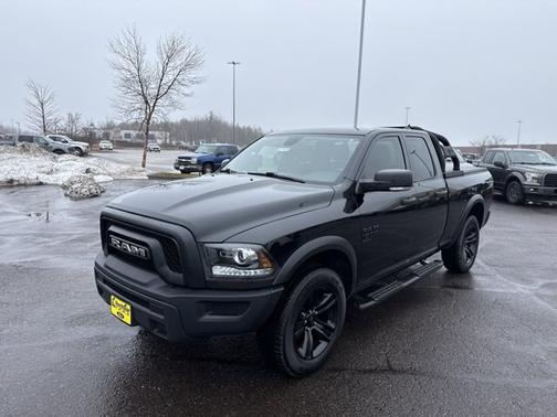 Diamond Black Crystal Pearlcoat 2023 RAM 1500 Classic SLT