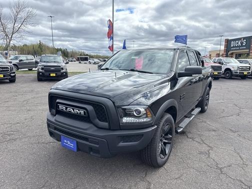Diamond Black Crystal Pearlcoat 2023 RAM 1500 Classic SLT