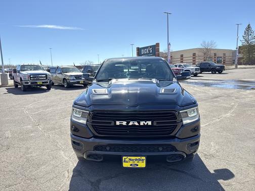 Diamond Black Crystal Pearlcoat 2020 RAM 1500 LARAMIE