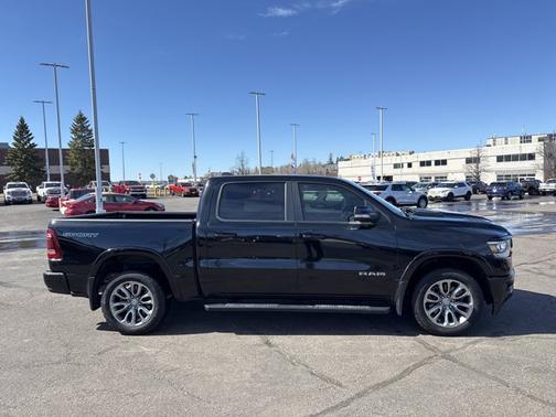 Diamond Black Crystal Pearlcoat 2020 RAM 1500 LARAMIE