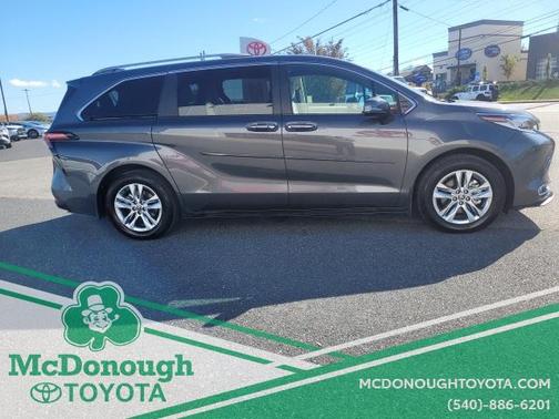 2025 Toyota Sienna Limited 7-Passenger