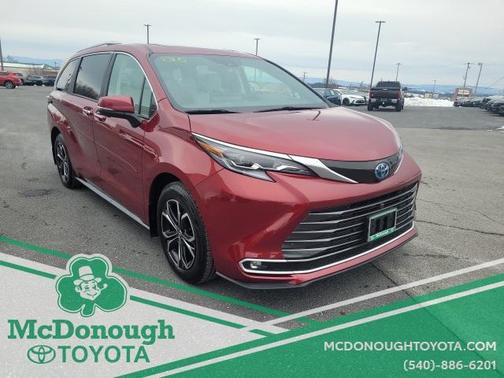 2025 Toyota Sienna Platinum