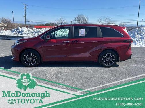 2025 Toyota Sienna Platinum