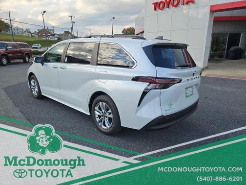 2025 Toyota Sienna XLE 7 Passenger