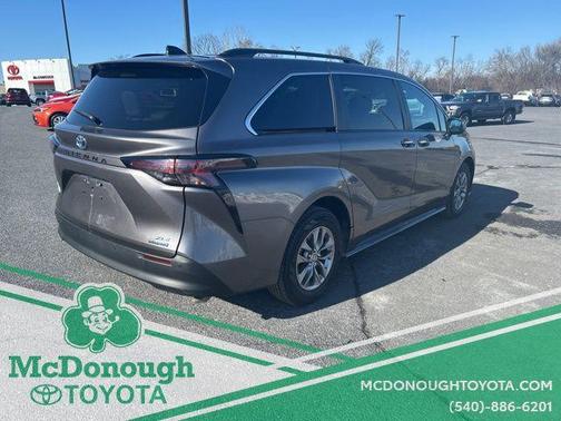 2024 Toyota Sienna XLE