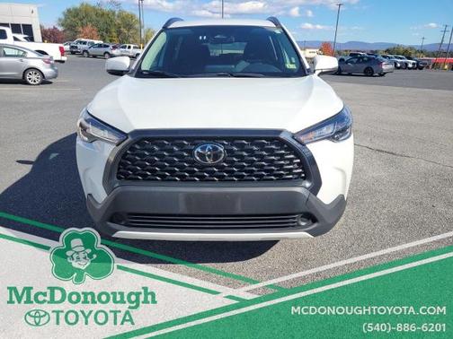 2024 Toyota Corolla Cross LE