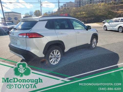 2024 Toyota Corolla Cross LE