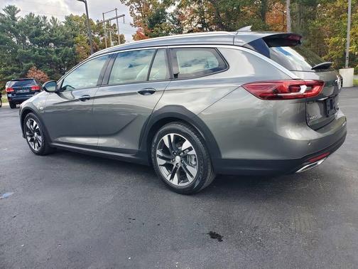 2018 Buick Regal TourX Essence