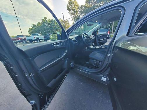 2016 Ford Edge SE