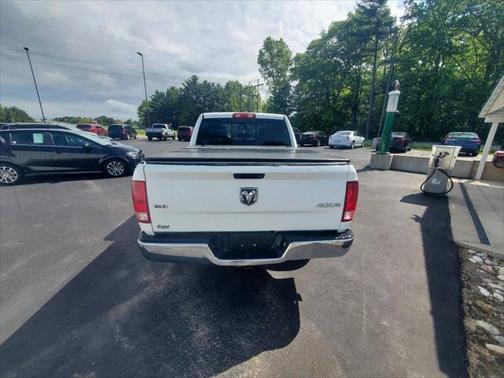 2016 RAM 1500 SLT