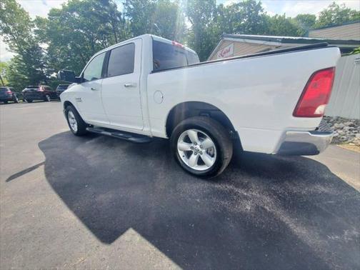 2016 RAM 1500 SLT
