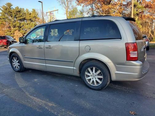 2009 Chrysler Town & Country Touring
