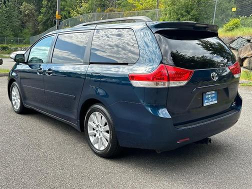 2011 Toyota Sienna XLE
