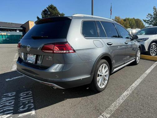 2018 Volkswagen Golf Alltrack TSI SE