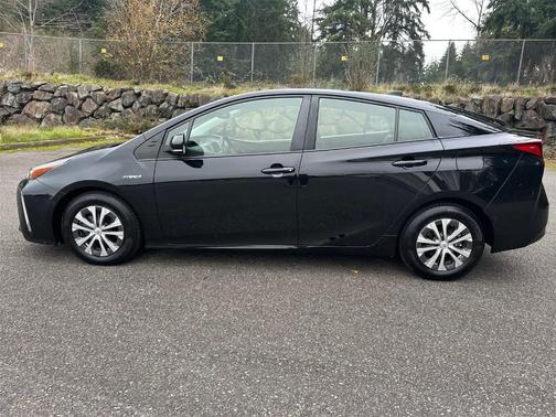 2022 Toyota Prius XLE