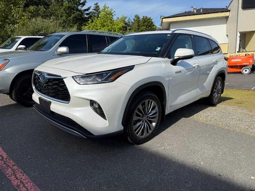 2021 Toyota Highlander Hybrid Platinum