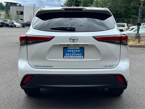 2022 Toyota Highlander LE