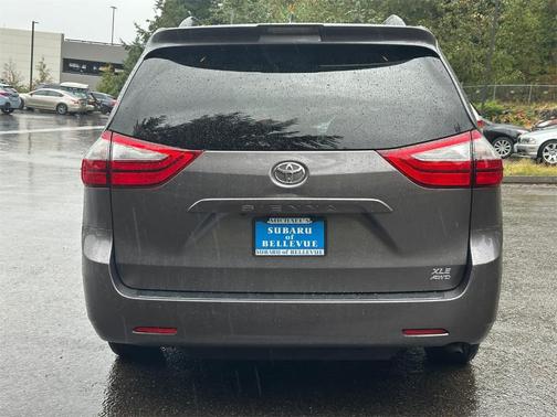 2018 Toyota Sienna XLE Premium