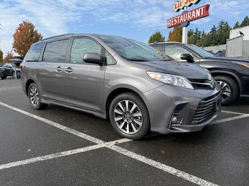 2018 Toyota Sienna XLE Premium