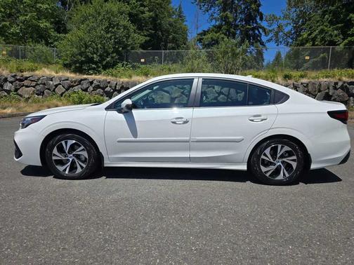 Crystal White Pearl 2025 Subaru Legacy Premium